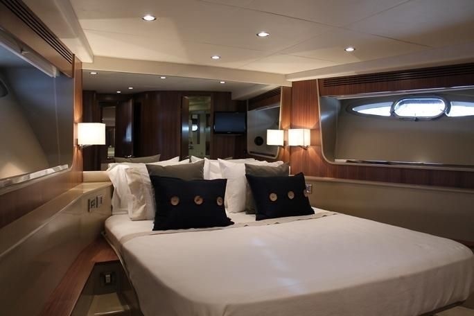 Yacht STILL WATER, a Numarine 78 Flybridge Yacht | CHARTERWORLD Luxury ...